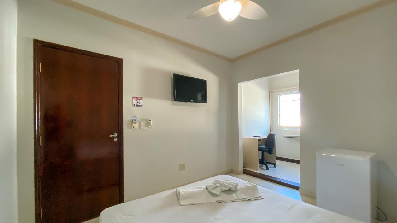 Center Plaza Hotel Cristalina Extérieur photo