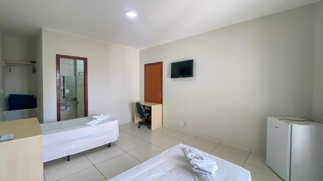 Center Plaza Hotel Cristalina Extérieur photo